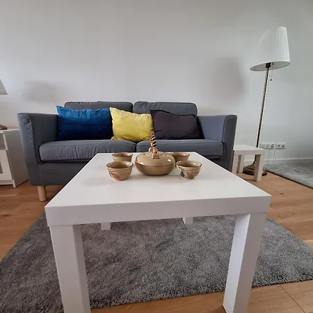 1 Renove Lit Queen Size Balcon Garage