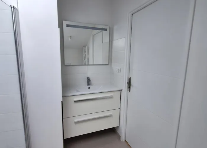 Apartment 1 Renove Lit Queen Size Balcon Garage