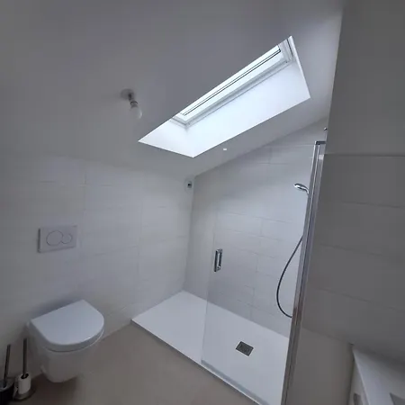 1 Renove Lit Queen Size Balcon Garage Apartment Bordeaux